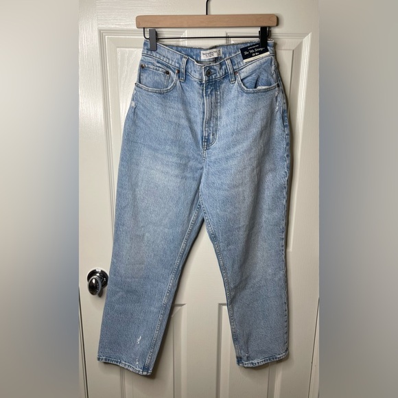 New Abercrombie & Fitch Curve Love Ultra High Rise 90s Straight Jean size 28 - Picture 13 of 14